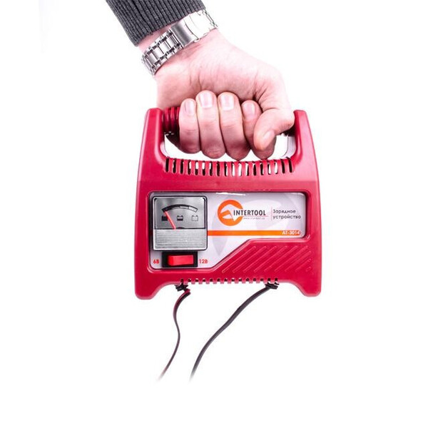Зарядний пристрій Intertool 6 12 В 6 А зі стрілочною індикацією (AT-3014)