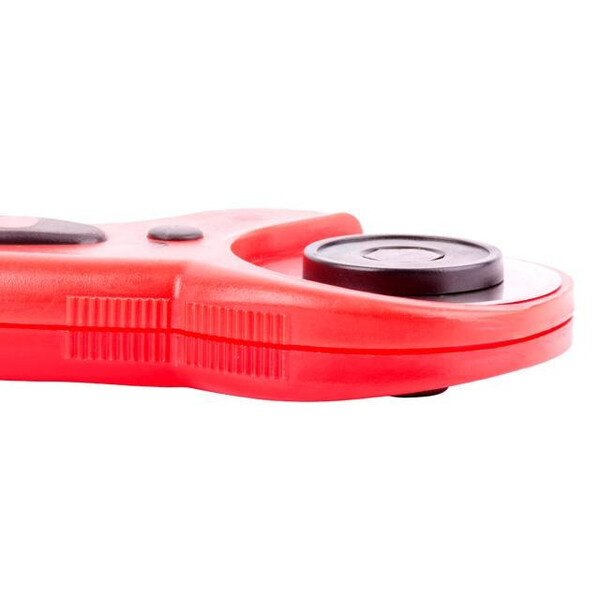 Нож металлический с резиновыми вставками под лезвие 18мм INTERTOOL HT-0510