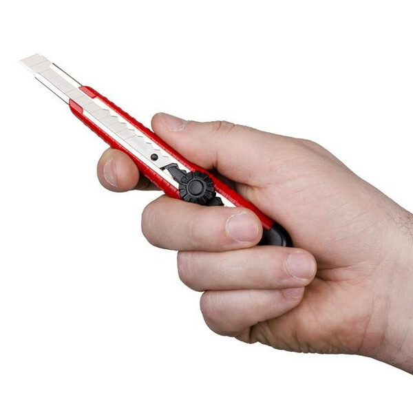 Ніж з металевою направляючою під лезо 9 мм з гвинтовою фіксацією INTERTOOL HT-0511