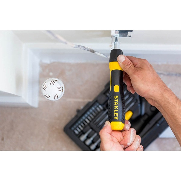 Викрутка реверсивна з комплектом біт Stanley 0-63-038