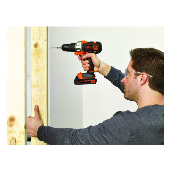 Акумуляторний багатофункціональний інструмент BLACK+DECKER MT218KB