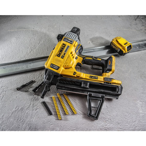 Цвяхозабивач DeWALT DCN890P2