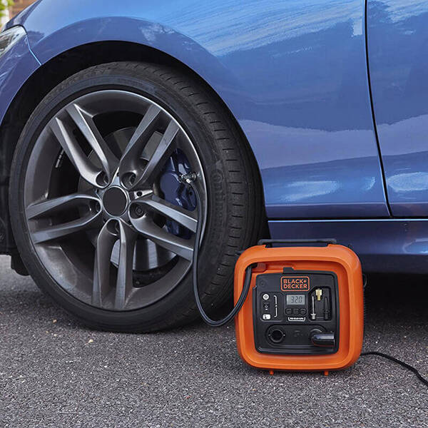 Компресор автомобільний Black+Decker ASI400