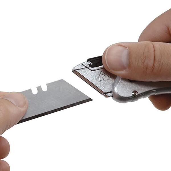 Нож STANLEY 0-10-810