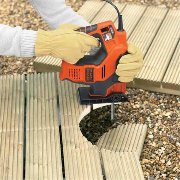 Назва товару: Шабельна пила Black+Decker RS890K