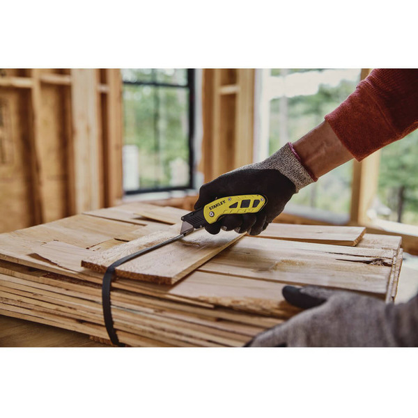 Нож складной с фиксированным лезвием для отделочных работ STANLEY STHT10424-0