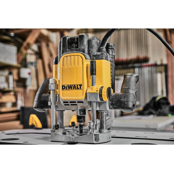 Фрезер сетевой DeWALT DWE625