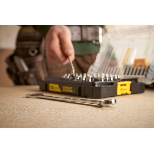 Набір із дванадцяти комбінованих ключів STANLEY FMMT98104-0