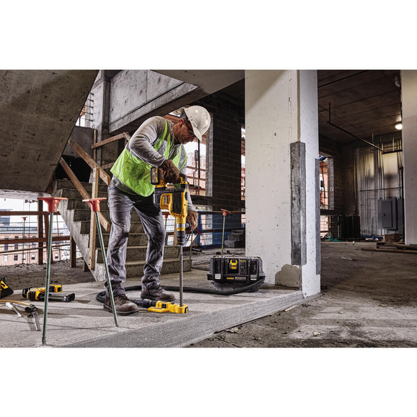 Перфоратор SDS-MAX DeWALT DCH614N