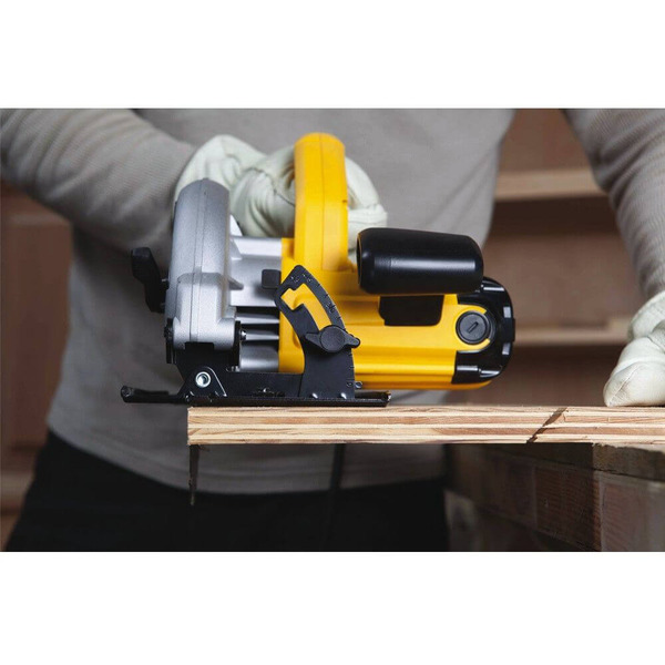 Пила дискова мережева DeWALT DWE560K