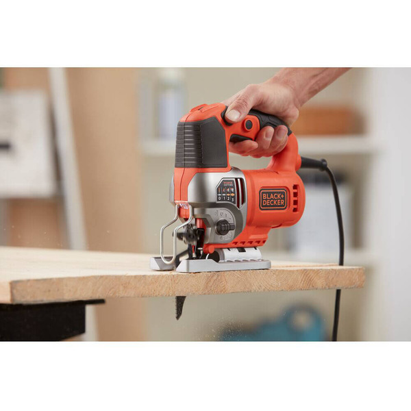 Пила лобзиковая мережева BLACK+DECKER BES610