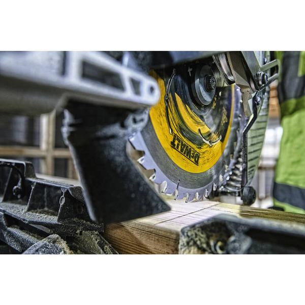 Монтажна пилка DeWALT DCS727N