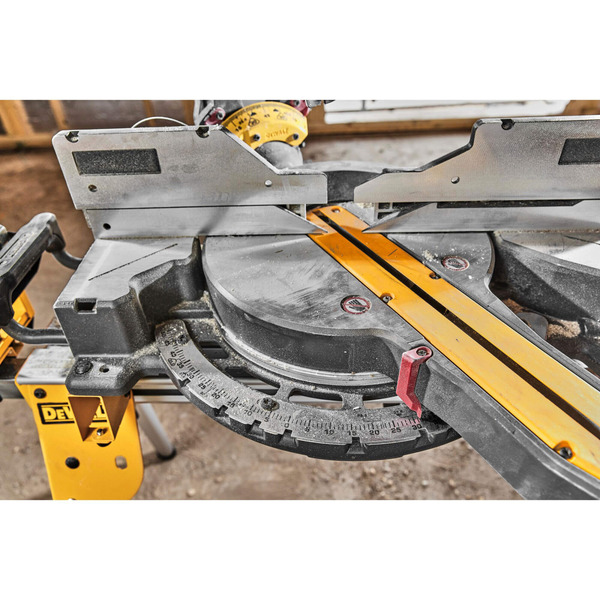 Пилка торцювальна акумуляторна безщіткова DeWALT DCS781X2