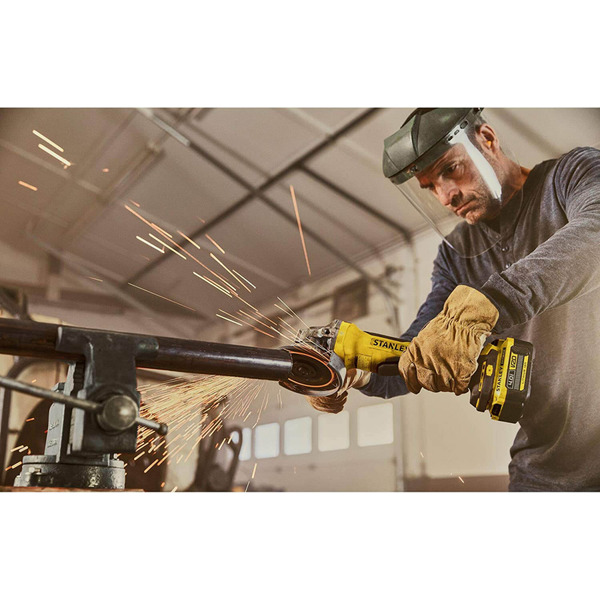 Шлифмашина угловая аккум безщеточная STANLEY FATMAX SFMCG700B