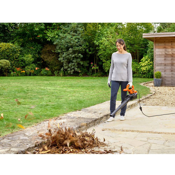 Електричний садовий пилосос BLACK+DECKER BEBLV290