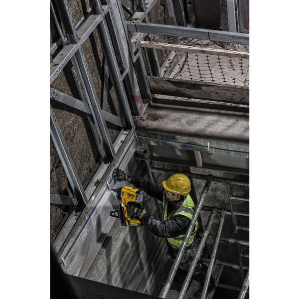 Цвяхозабивач DeWALT DCN890N