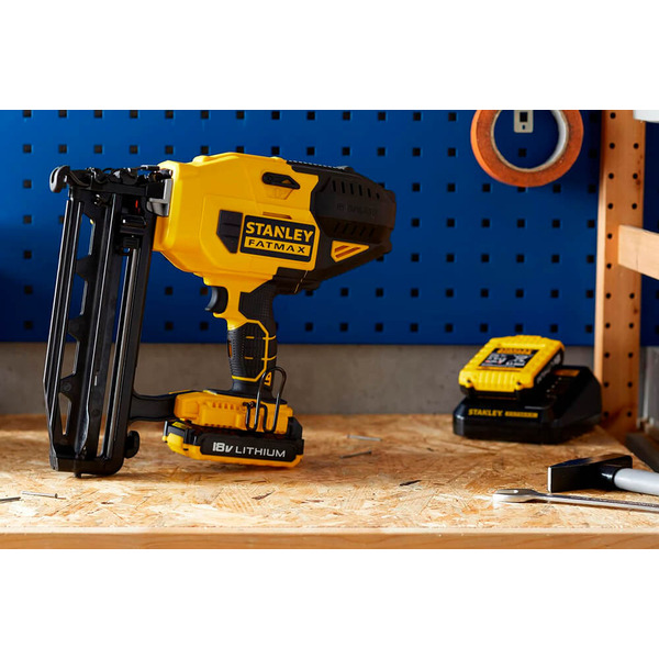 Пистолет гвоздезабивной аккумуляторный STANLEY FATMAX FMC792D2