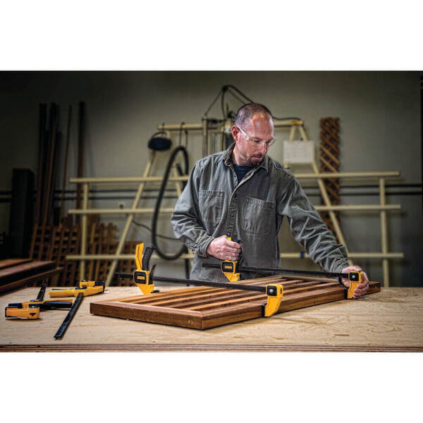 Струбцина L триггерна з максимальним зусиллям стиснення 135 кг DeWALT DWHT0-83194