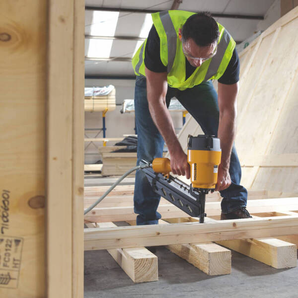 Цвяхозабивач BOSTITCH BRT130-E