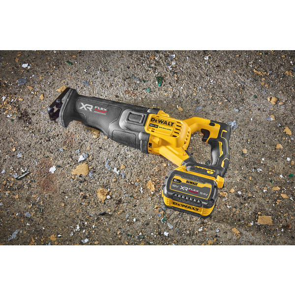 Пила шабельна акумуляторна DeWALT DCS386NT
