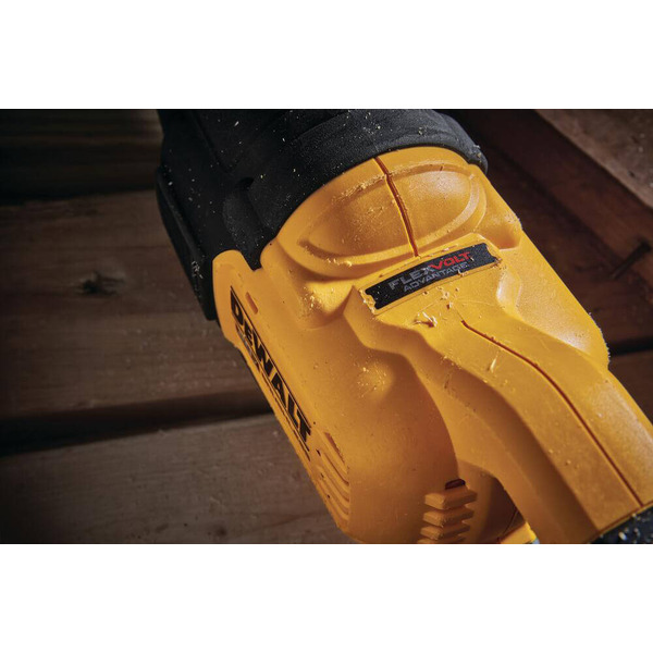 Пила шабельна акумуляторна DeWALT DCS386T1