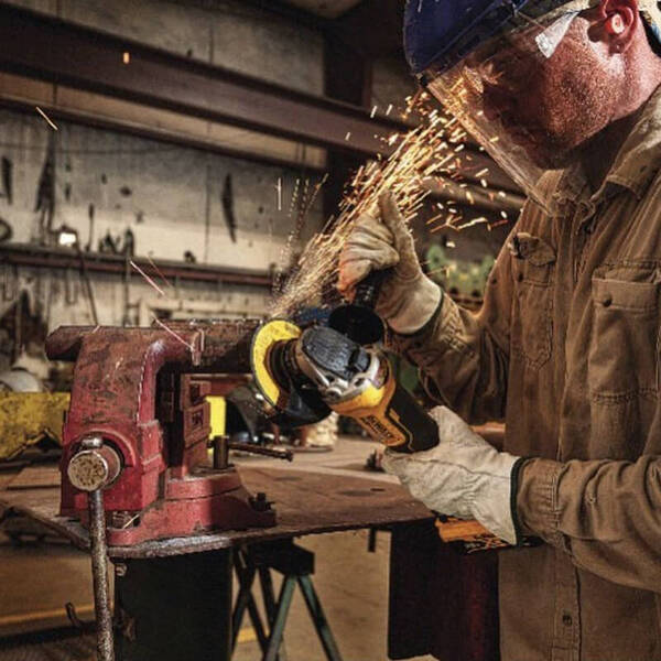 Набір з трьох безщіткових інструментів DeWALT DCK384P2T