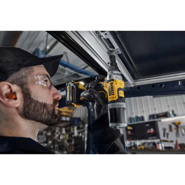 Заклепочник акумуляторний безщітковий DeWALT DCF414NT