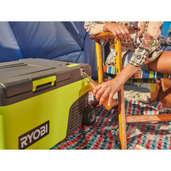 Холодильник акумуляторний мобільний Ryobi RY18CB23A-0 18В ONE+ 220В або 12В температура +20…-20 23л 2 порти для АКБ 13.5