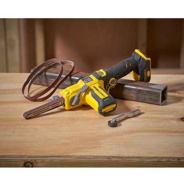 Шлифмашина ленточная-напильник аккумуляторная STANLEY FATMAX SFMCE210B