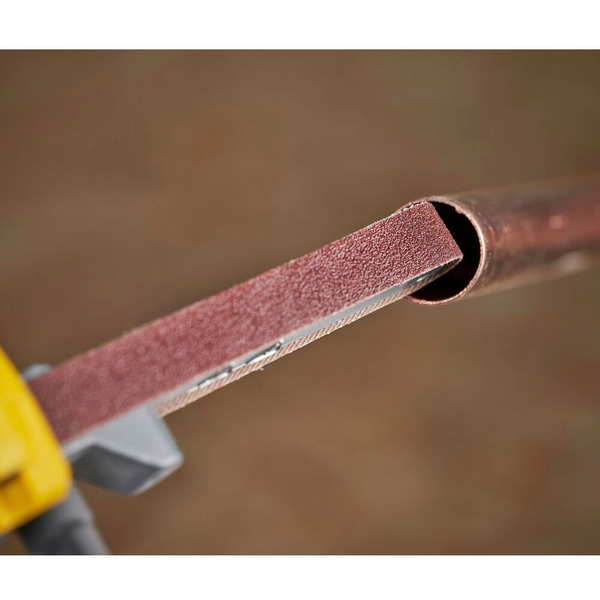 Шлифмашина ленточная-напильник аккумуляторная STANLEY FATMAX SFMCE210B