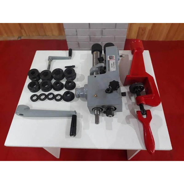 Ручний відбортовочний верстат Holzmann SKM 200