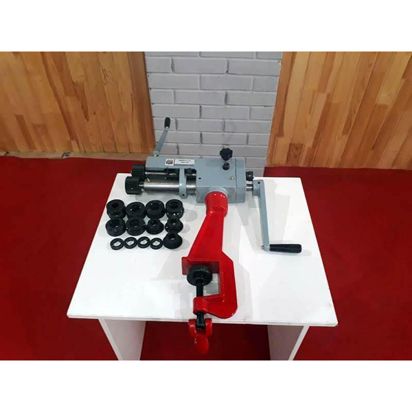 Ручний відбортовочний верстат Holzmann SKM 200