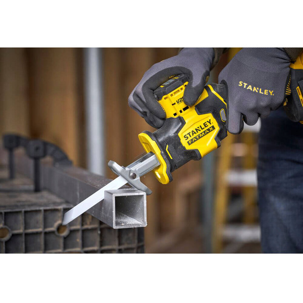 Пила шабельна акумуляторна STANLEY FATMAX SFMCS305B