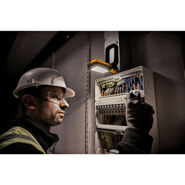 Ліхтар DeWALT DCL182