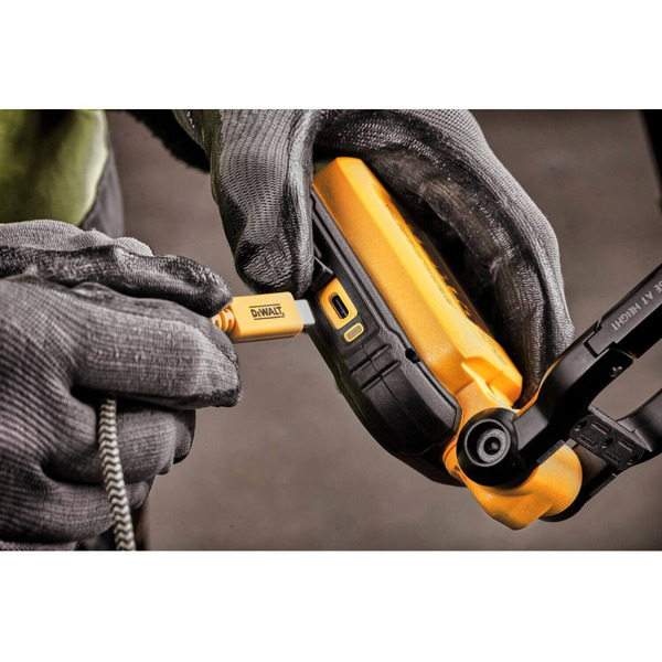 Ліхтар DeWALT DCL182