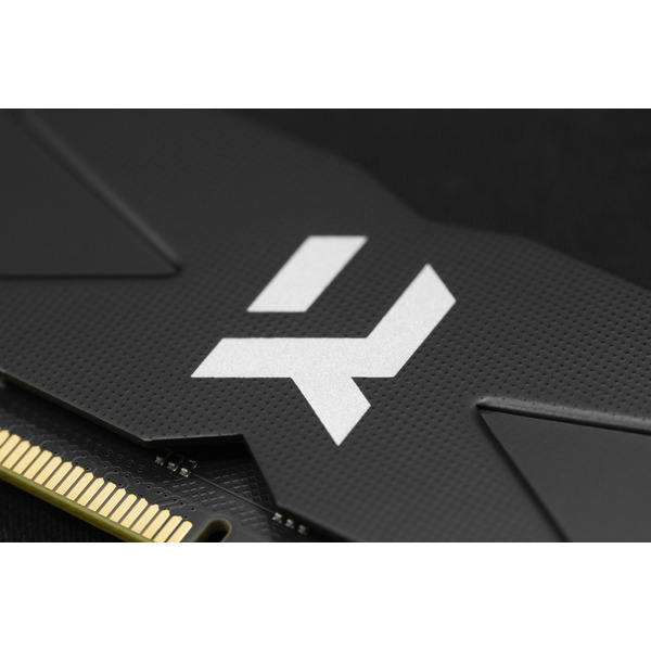 Оперативна пам'ять Goodram IRDM Black IR-6400D564L32/64GDC