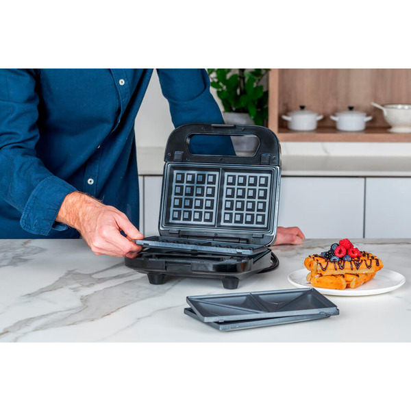 Бутербродниця BLACK+DECKER BXSA754E