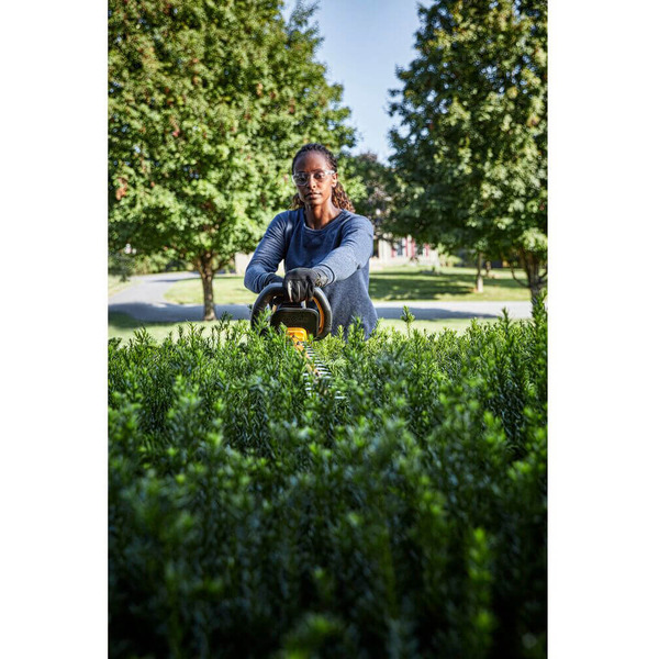 Кущоріз акумуляторний безщітковий DeWALT DCMHT573N