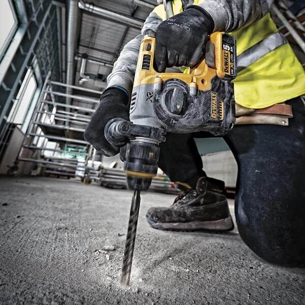 Перфоратор SDS-Plus DeWALT DCH273NT