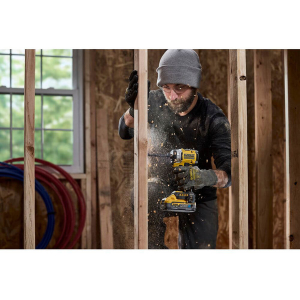 Шуруповёрт ударный аккумуляторный бесщёточный DeWALT DCF860NT