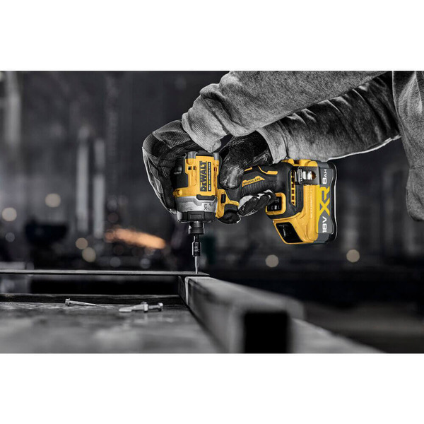 Шуруповёрт ударный аккумуляторный бесщёточный DeWALT DCF860NT