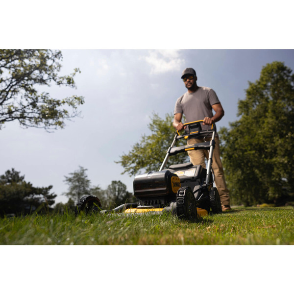 Газонокосарка DeWALT DCMWP134N