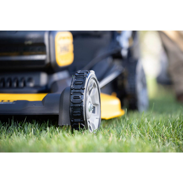 Газонокосарка DeWALT DCMWP134W2