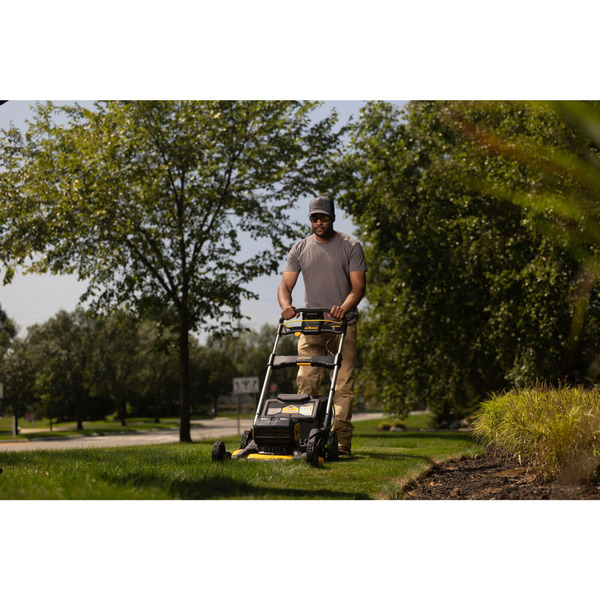 Газонокосарка DeWALT DCMWP134W2