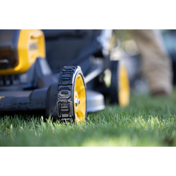 Газонокосарка DeWALT DCMWSP550N