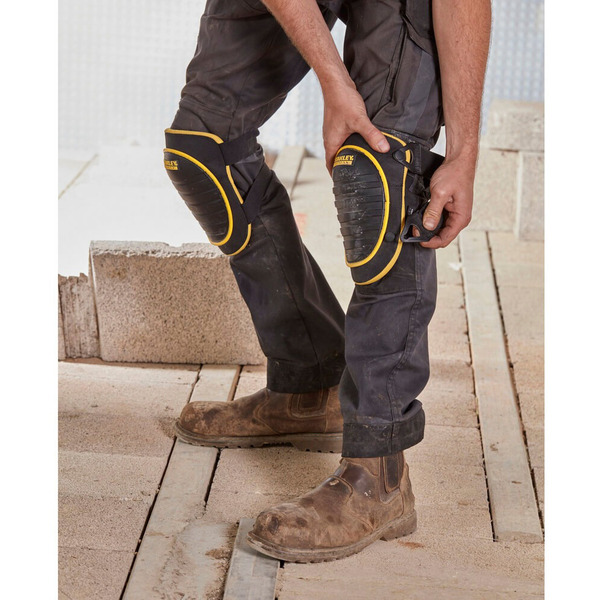 Наколенники с твердой оболочкой и гелевым наполнением, 2 шт. STANLEY FMST82961-1