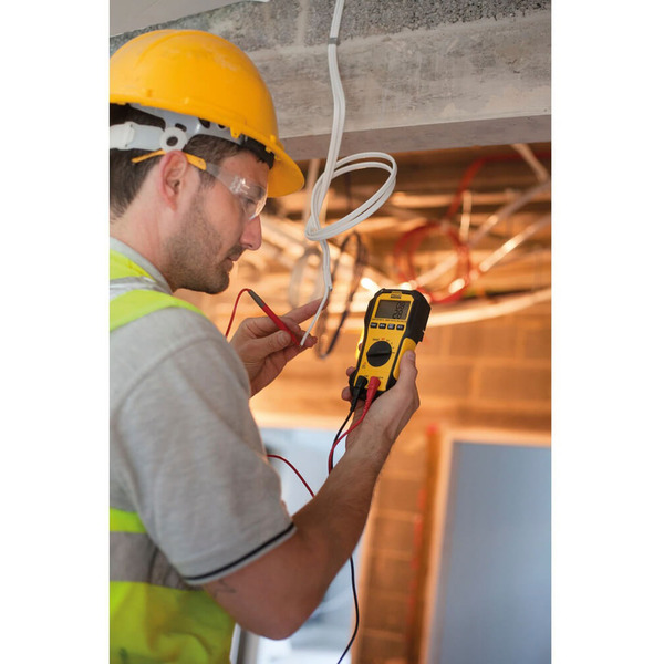 Мультиметр цифровий категорії САТ III STANLEY FMHT82563-0