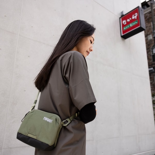 Наплічна сумка Thule Paramount Crossbody 2L (Black) (TH 3205005)