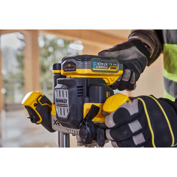 Фрезер акумуляторний безщітковий DeWALT DCW620NT