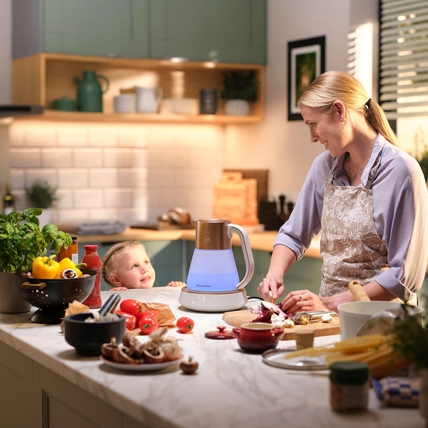 Электрочайник Russell Hobbs Calm, 1.7л, стекло, музыка, подсветка, сенсор, бело-медный